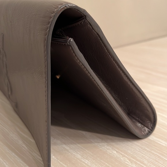 YSL Gray patent leather clutch - Picture 4 of 6